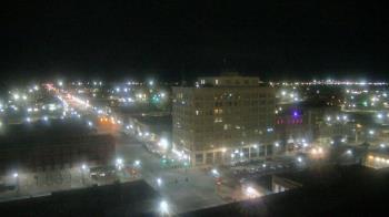 Weather camera view of First National Bank-Hutchinson.