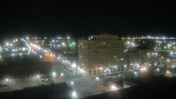 Weather camera view of First National Bank-Hutchinson.