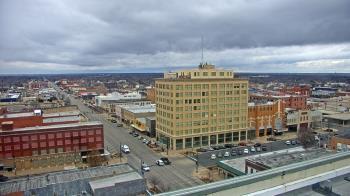 Weather camera view of First National Bank-Hutchinson.