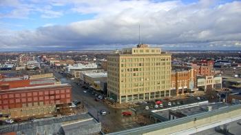 Weather camera view of First National Bank-Hutchinson.