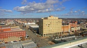 Weather camera view of First National Bank-Hutchinson.