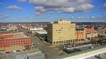Weather camera view of First National Bank-Hutchinson.