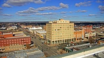 Weather camera view of First National Bank-Hutchinson.