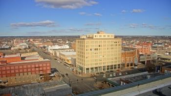 Weather camera view of First National Bank-Hutchinson.