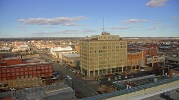 Weather camera view of First National Bank-Hutchinson.