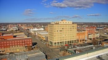 Weather camera view of First National Bank-Hutchinson.