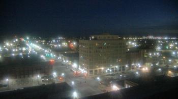 Weather camera view of First National Bank-Hutchinson.