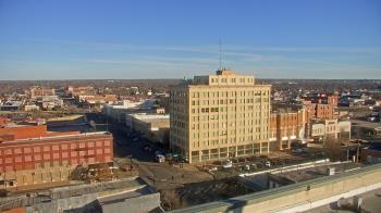 Weather camera view of First National Bank-Hutchinson.