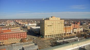 Weather camera view of First National Bank-Hutchinson.
