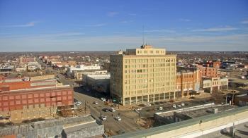 Weather camera view of First National Bank-Hutchinson.