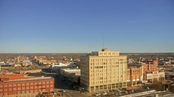 Weather camera view of First National Bank-Hutchinson.