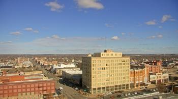 Weather camera view of First National Bank-Hutchinson.