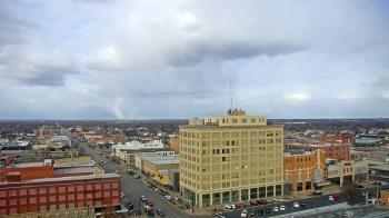 Weather camera view of First National Bank-Hutchinson.
