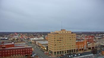 Weather camera view of First National Bank-Hutchinson.