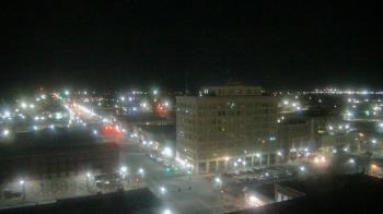 Weather camera view of First National Bank-Hutchinson.