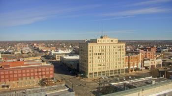 Weather camera view of First National Bank-Hutchinson.
