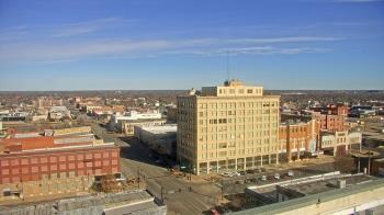 Weather camera view of First National Bank-Hutchinson.