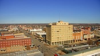 Weather camera view of First National Bank-Hutchinson.