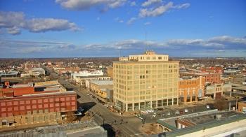 Weather camera view of First National Bank-Hutchinson.