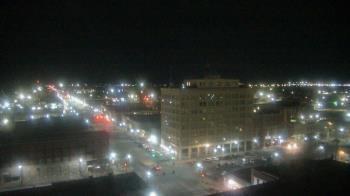 Weather camera view of First National Bank-Hutchinson.