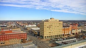 Weather camera view of First National Bank-Hutchinson.