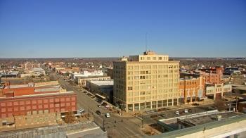 Weather camera view of First National Bank-Hutchinson.