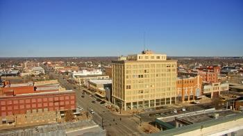 Weather camera view of First National Bank-Hutchinson.