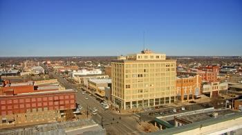 Weather camera view of First National Bank-Hutchinson.