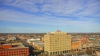 Weather camera view of First National Bank-Hutchinson.