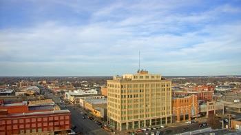 Weather camera view of First National Bank-Hutchinson.