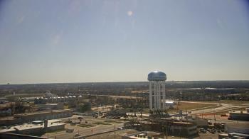 Weather camera view of First National Bank-Hutchinson.