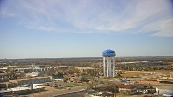 Weather camera view of First National Bank-Hutchinson.