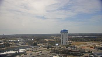 Weather camera view of First National Bank-Hutchinson.