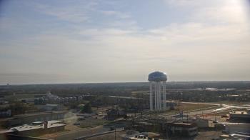 Weather camera view of First National Bank-Hutchinson.