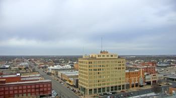 Weather camera view of First National Bank-Hutchinson.