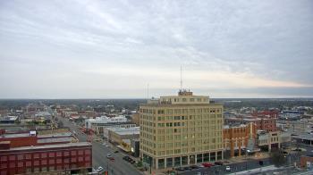 Weather camera view of First National Bank-Hutchinson.
