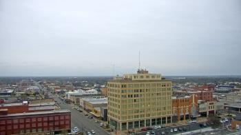 Weather camera view of First National Bank-Hutchinson.
