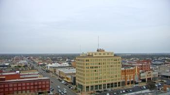 Weather camera view of First National Bank-Hutchinson.