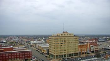 Weather camera view of First National Bank-Hutchinson.