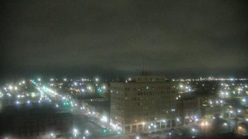 Weather camera view of First National Bank-Hutchinson.