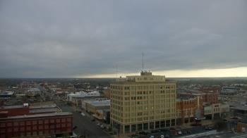 Weather camera view of First National Bank-Hutchinson.