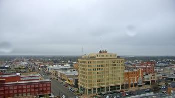 Weather camera view of First National Bank-Hutchinson.