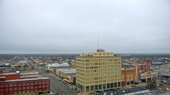 Weather camera view of First National Bank-Hutchinson.