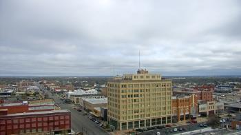Weather camera view of First National Bank-Hutchinson.
