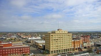 Weather camera view of First National Bank-Hutchinson.
