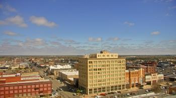 Weather camera view of First National Bank-Hutchinson.