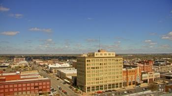 Weather camera view of First National Bank-Hutchinson.