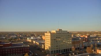 Weather camera view of First National Bank-Hutchinson.