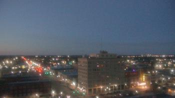Weather camera view of First National Bank-Hutchinson.