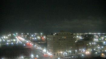 Weather camera view of First National Bank-Hutchinson.